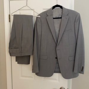 Calvin Klein Gray Slim Fit Suit. 44L. 34x34.